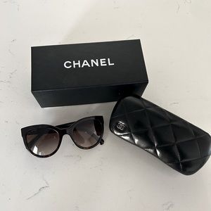 CHANEL Sunglasses